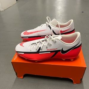 Nike soccer shose size 6